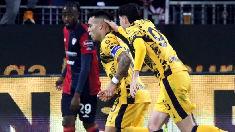 Lautaro celebrates after scoring against Cagliari (©Enrico Locci/Getty Images)