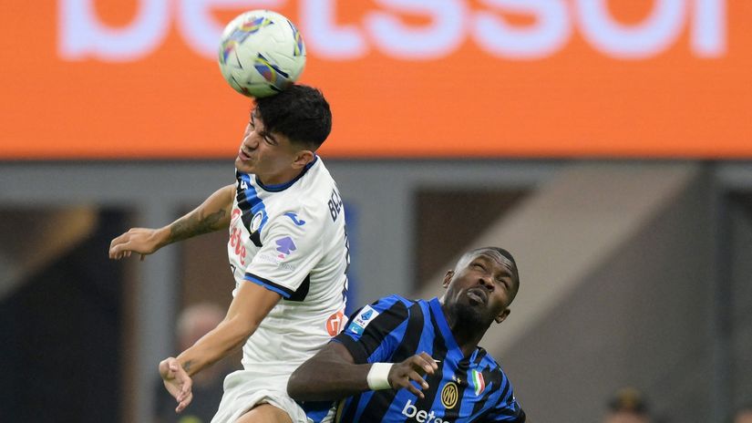 Atalanta's Raoul Bellanova in action with Inter Milan's Marcus Thuram (©REUTERS/Daniele Mascolo)