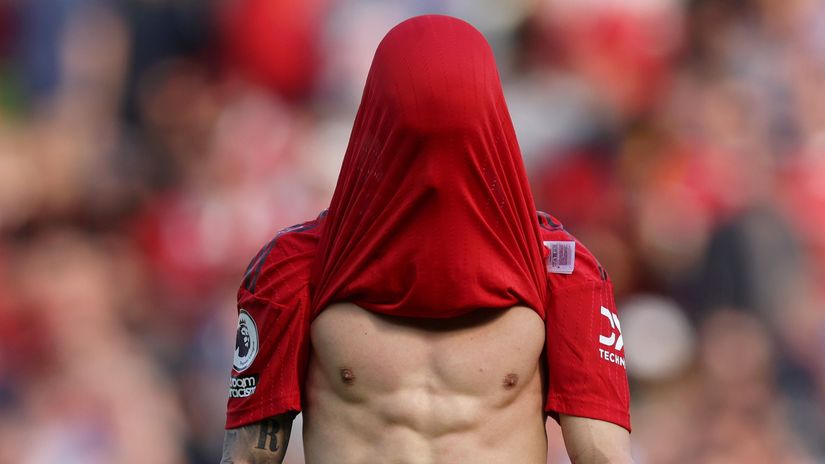 United finally say goodbye to Mr Flop?