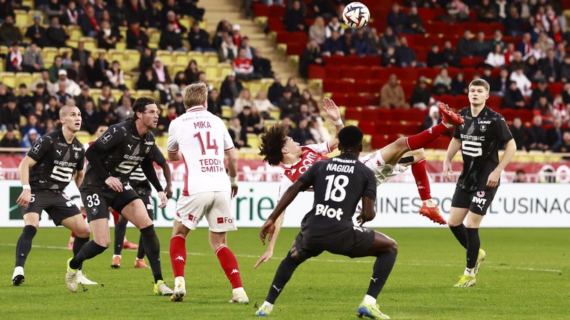 Akliouche with a stunner (©REUTERS/Manon Cruz)