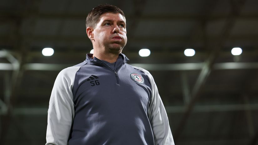 Gerrard's days in Saudi Arabia seem numbered (©Yasser Bakhsh/Getty Images)