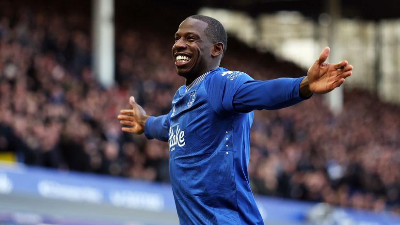 Doucoure celebrates his goal against Leicester (©Carl Recine/Getty Images)