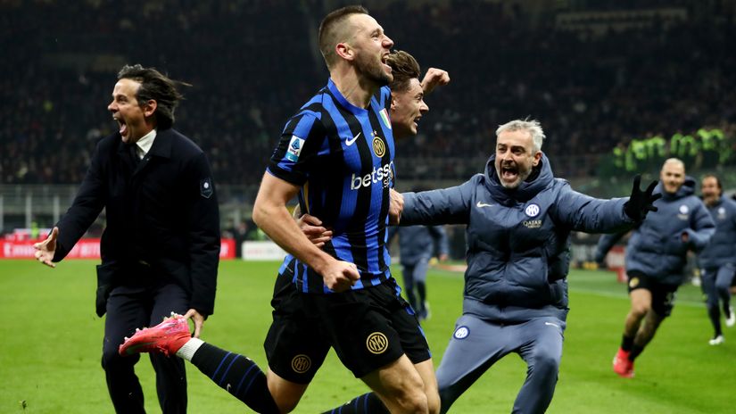 De Vrij and Inzaghi celebrate ecstatically in the injury time (©Marco Luzzani/Getty Images)