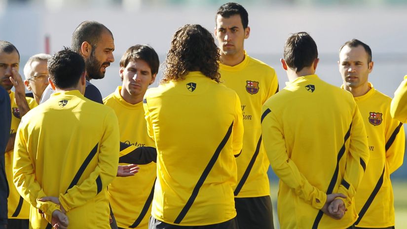 Guardiola with his players during his spell with Barcelona (©Reuters/Toru Hanai/Gallo Images)