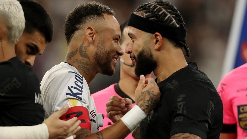 Neymar and Depay last night (©REUTERS/Carla Carniel)