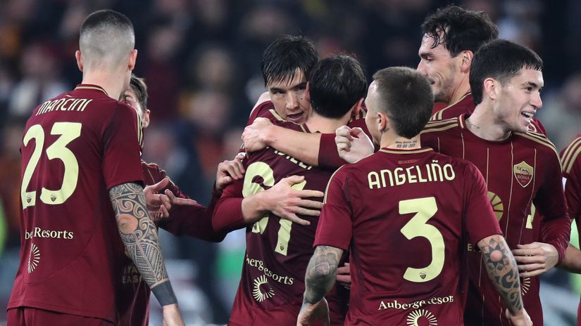 Roma players celebrate (©Paolo Bruno/Getty Images)