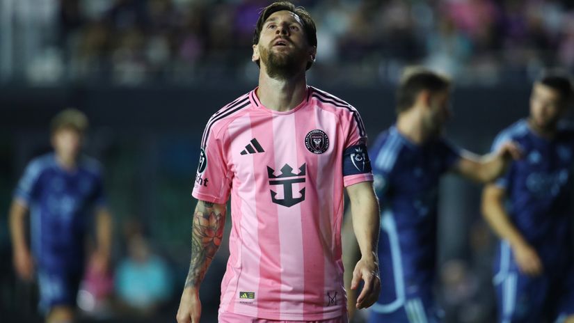 Lionel Messi in action for Inter Miami (©Leonardo Fernandez/Getty Images)