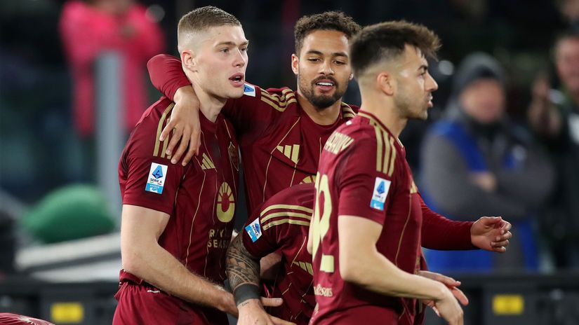 Roma players celebrating (©Getty Images)