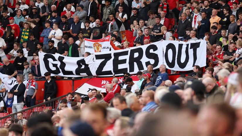 Manchester United fans are wearing black to mourn a dying club