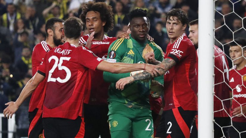 Lindelof, Onana and Zirkzee and the rest of Man Utd players (©REUTERS/Dilara Senkaya)