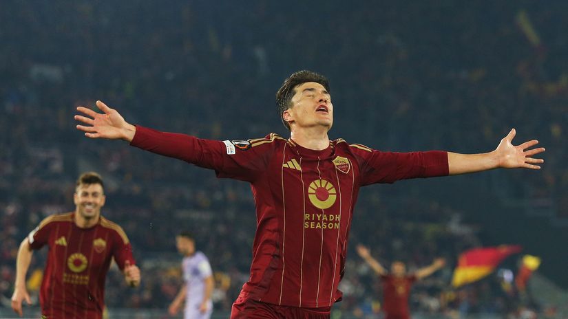 Shomurodov celebrates his last-second winner (©Paolo Bruno/Getty Images)