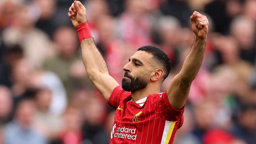 The King celebrates after scoring (©Carl Recine/Getty Images)