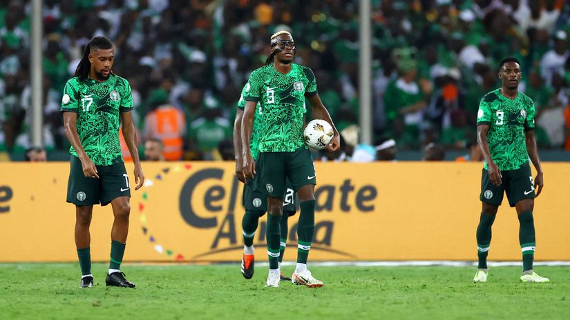 Osimhen with Iwobi and other Super Eagles' teammates (©REUTERS/Siphiwe Sibeko)