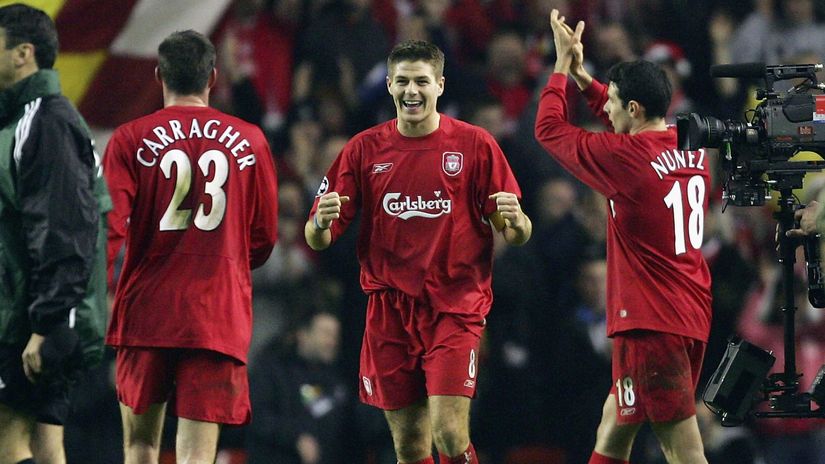 Jamie Carragher, Steven Gerrard and Antonio Nunez (©Getty Images)