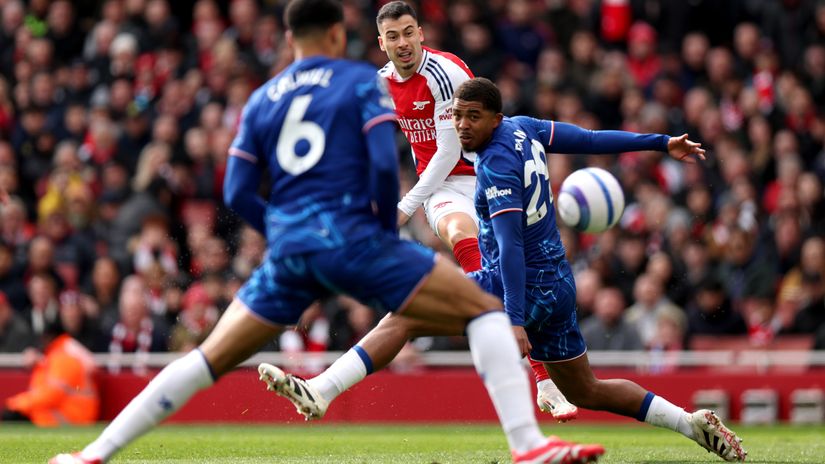 Fofana trying to block Martinelli's shot (©Alex Pantling/Getty Images)