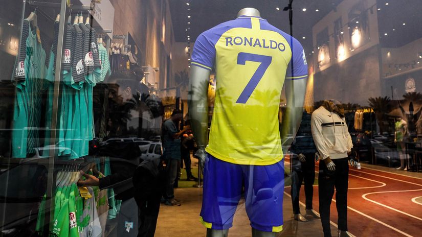 Ronaldo is worth 850 billion euros!