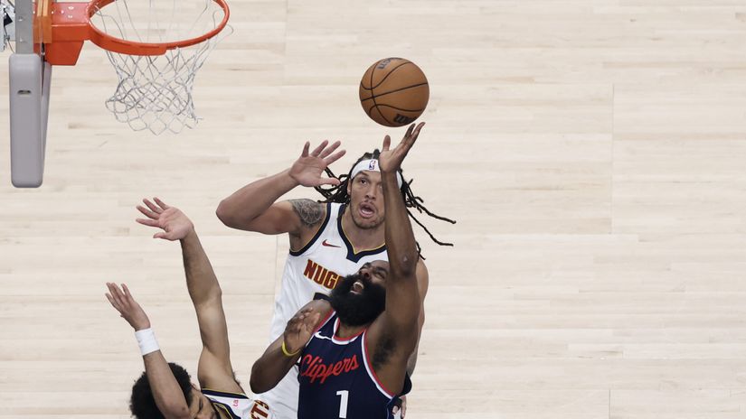 Harden scores past Murray and Gordon (©Luke Hales/Getty Images)