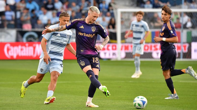 Marco Reus of LA Galaxy in action against Kansas (©Bill Barrett/ISI Photos/Getty Images/Gallo Images)