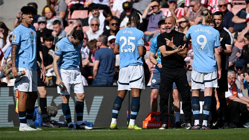 Pep talking to his players at St. Mary's (©Mike Hewitt/Getty Images)