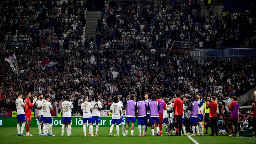 Olympique Lyon players after the match (©AFP)