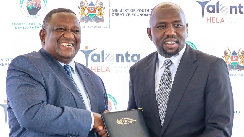  CS Sports Salim Mvurya L and former CS Sports Kipchumba Murkomen© Mozzart Sport