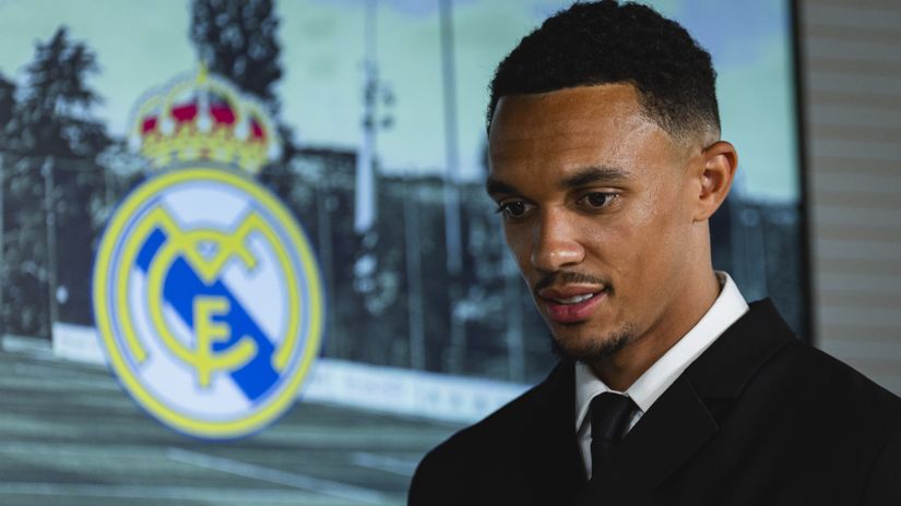 Trent Alexander-Arnold at the press conference during his unveiling as a new Real Madrid player (©Alberto Gardin/Eurasia Sport Images/Getty Images