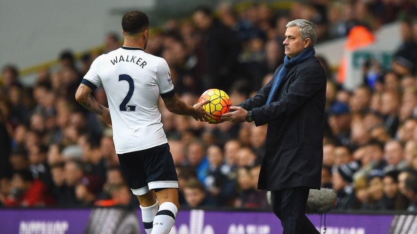 Once rivals, now possible associates... Walker with Tottenham and Mourinho leading Chelsea in 2015 (©Shaun Botterill/Getty Images)
