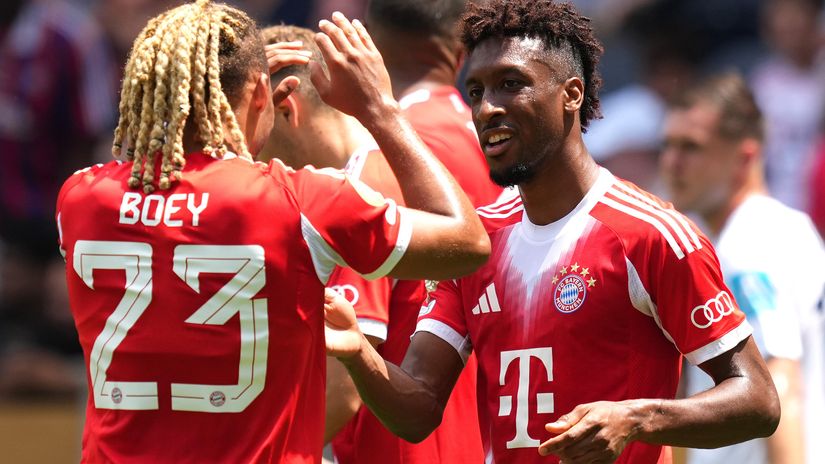 Boey and Coman celebrate against Auckland City (©Dylan Buell/Getty Images)