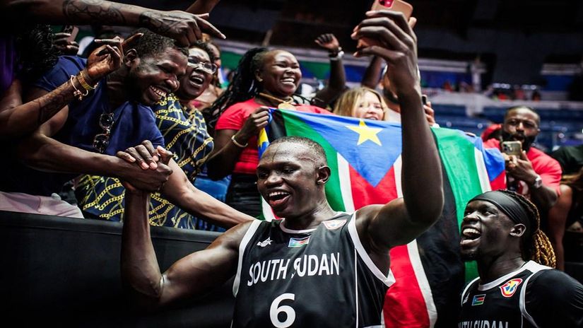 South Sudan’s Maluach to Phoenix Suns in exchange for Durant