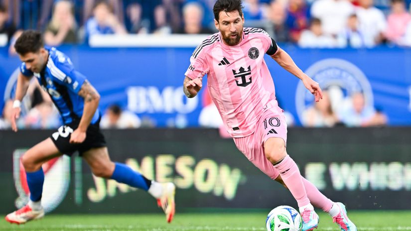 Messi at the Club World Cup (©Minas Panagiotakis/Getty Images)