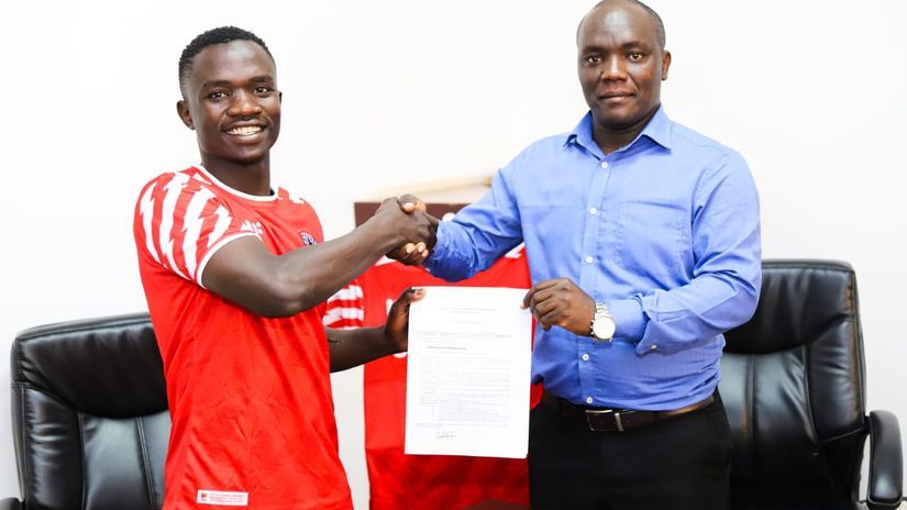 Keram poses with Biron © Shabana FC