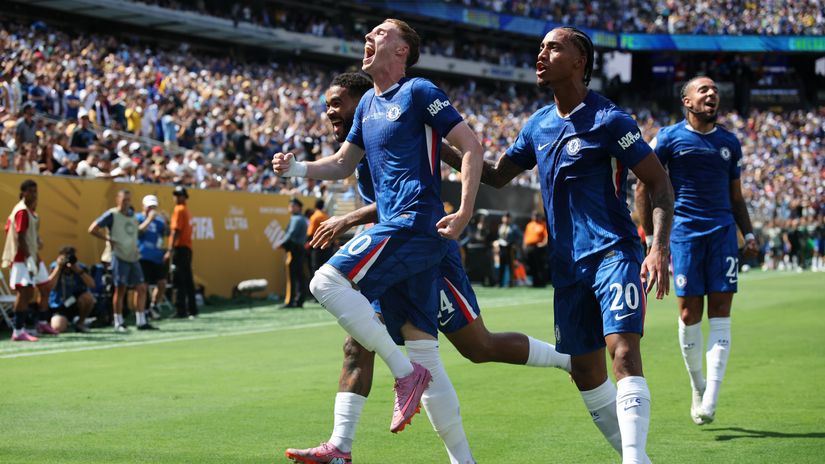 Chelsea players celebrating (©Getty Images)