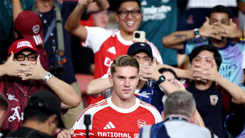 Gyokeres' first appearance in Arsenal shirt (©Yong Teck Lim/Getty Images)