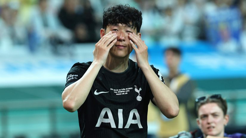 Heung-min Son in tears (©Getty Images)