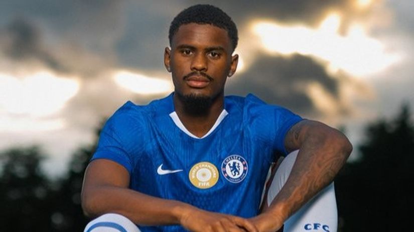 Jorrel Hato is the new Chelsea signing (@x.com/ChelseaFC)