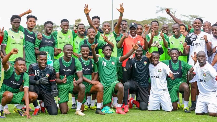 Harambee Stars with President Ruto © FKF