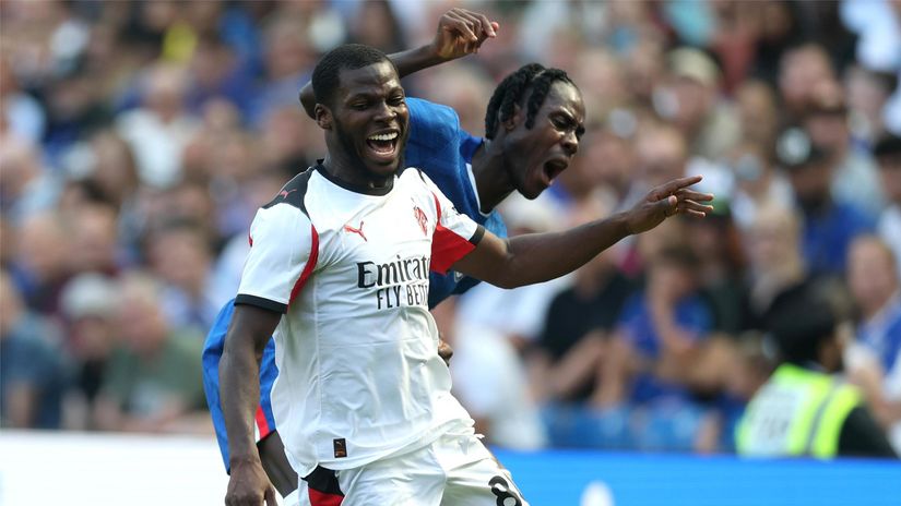 Chalobah of Chelsea against Musah of AC Milan (©Richard Pelham/Getty Images)