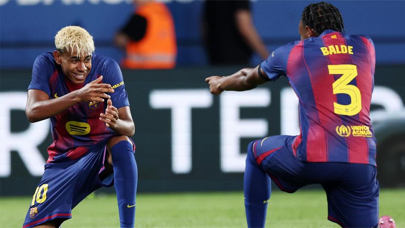 Yamal and Balde celebrate against Como (©Judit Cartiel/Getty Images)