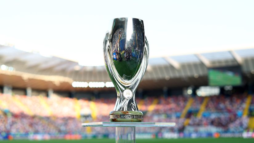 UEFA Super Cup trophy (©Getty Images)