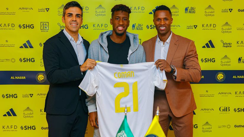 Kingsley Coman with his new jersey (@x.com/AlNassrFC_EN)