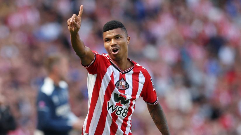Reinildo Mandava on his EPL debut with Sunderland (©Reuters/Scott Heppell/Gallo Images)