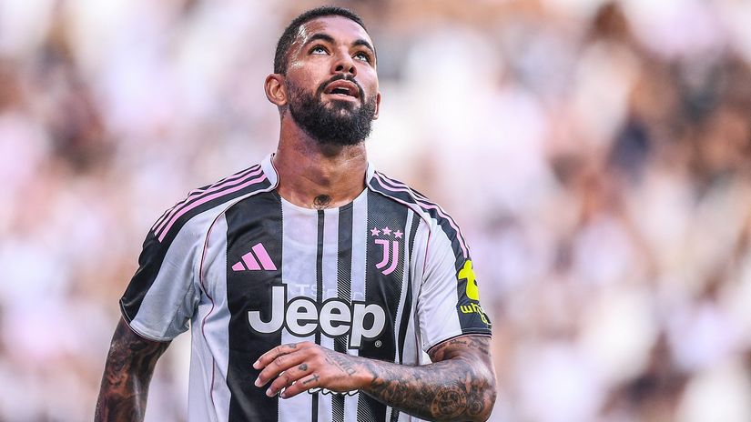 Forest pass the 200 million mark after agreeing Luiz