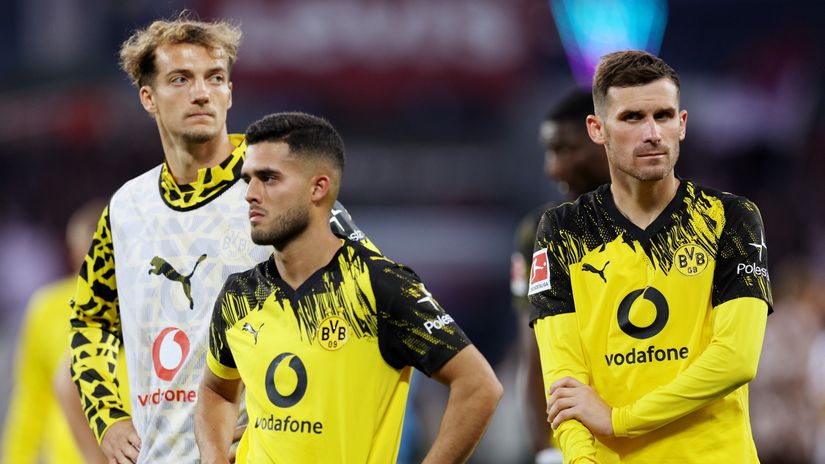 Devastated Dortmund players (©Stuart Franklin/Getty Images)