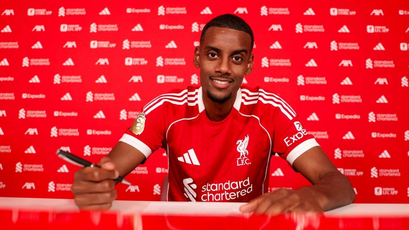 It's all over! Reds sign Isak, Newcastle have only 37 words for him