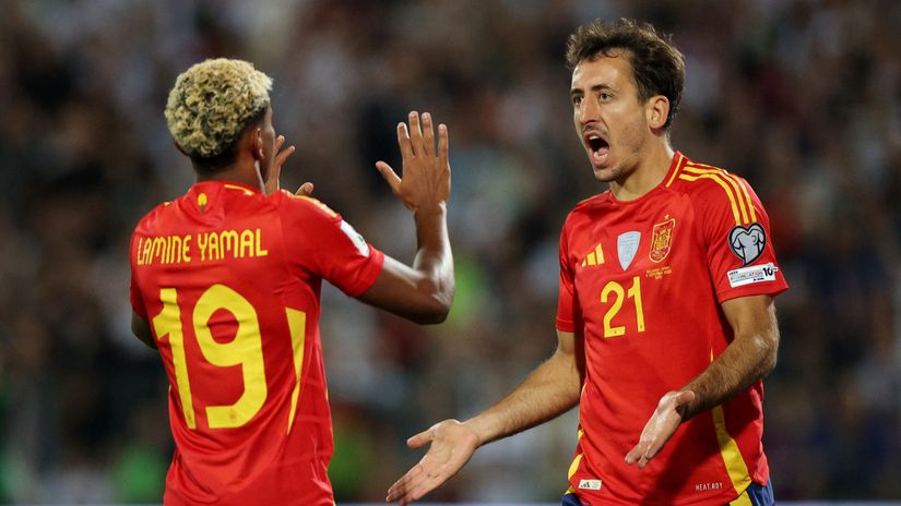 Yamal and Oyarzabal (©Gallo Images)