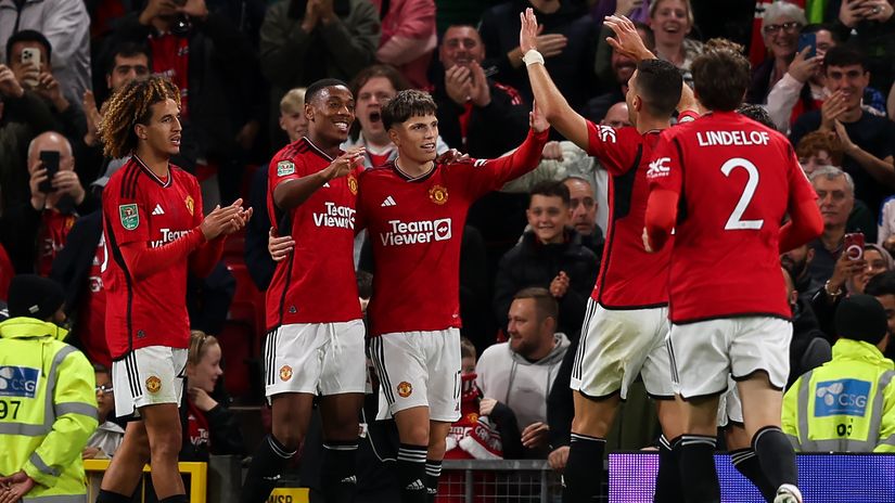 Anthony Martial with former teammates (©Getty Images)