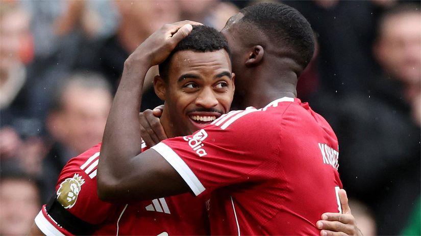 Gravenberch celebrating with Konate (©REUTERS/David Klein )