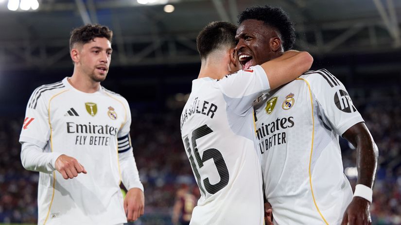 Vini celebrates his opener with Valverde and Guler (©Omar Arnau/Photo by Quality Sport Images/Getty Images/Gallo Images)