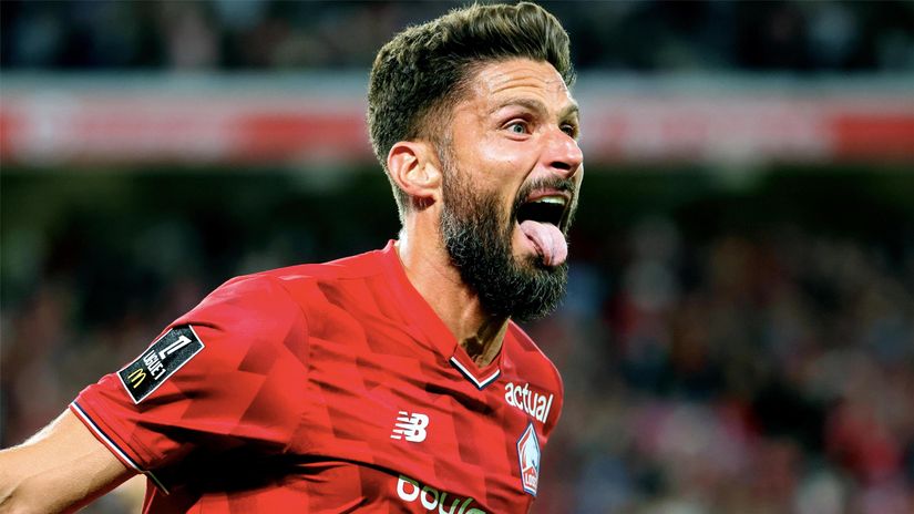 Giroud celebrates after scoring the winner (©Xavier Laine/Getty Images)