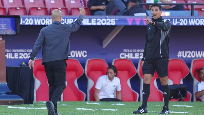 Mexico U20 coach showing challenge card to referee (©Gallo Images)
